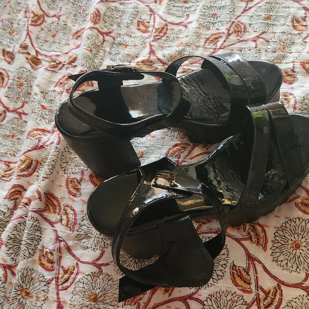 Faux Leather Cleated Chunky black  Sandals - Picture 4 of 5